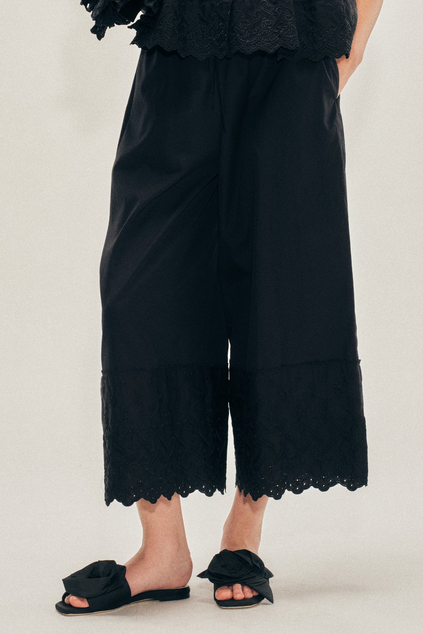 Cropped Trim Easy Trousers