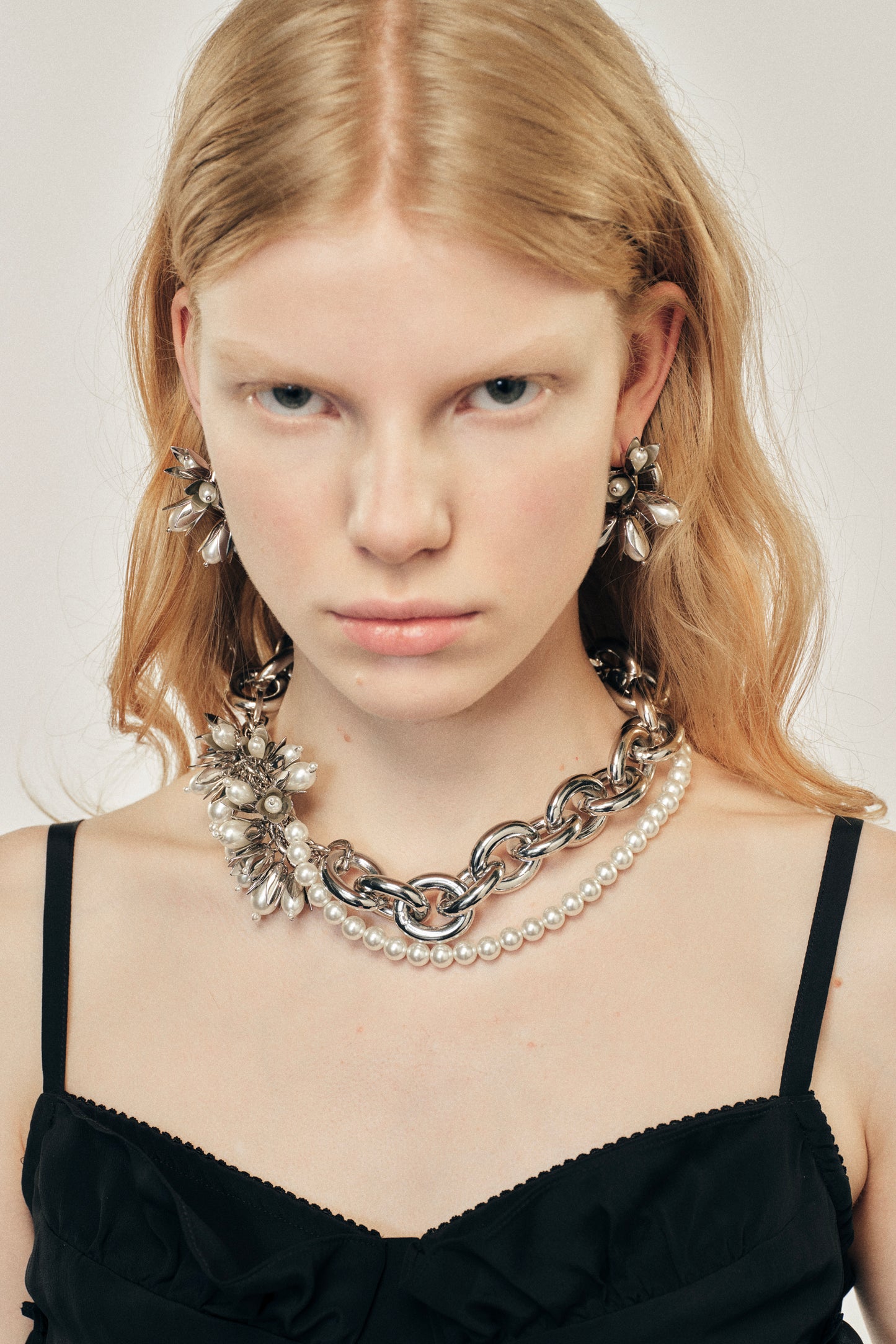 Encased Pearl Flower Cluster Chain Necklace