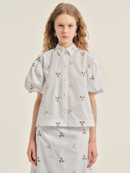 Cropped Rosebud Puff Sleeve Lace Trim Shirt