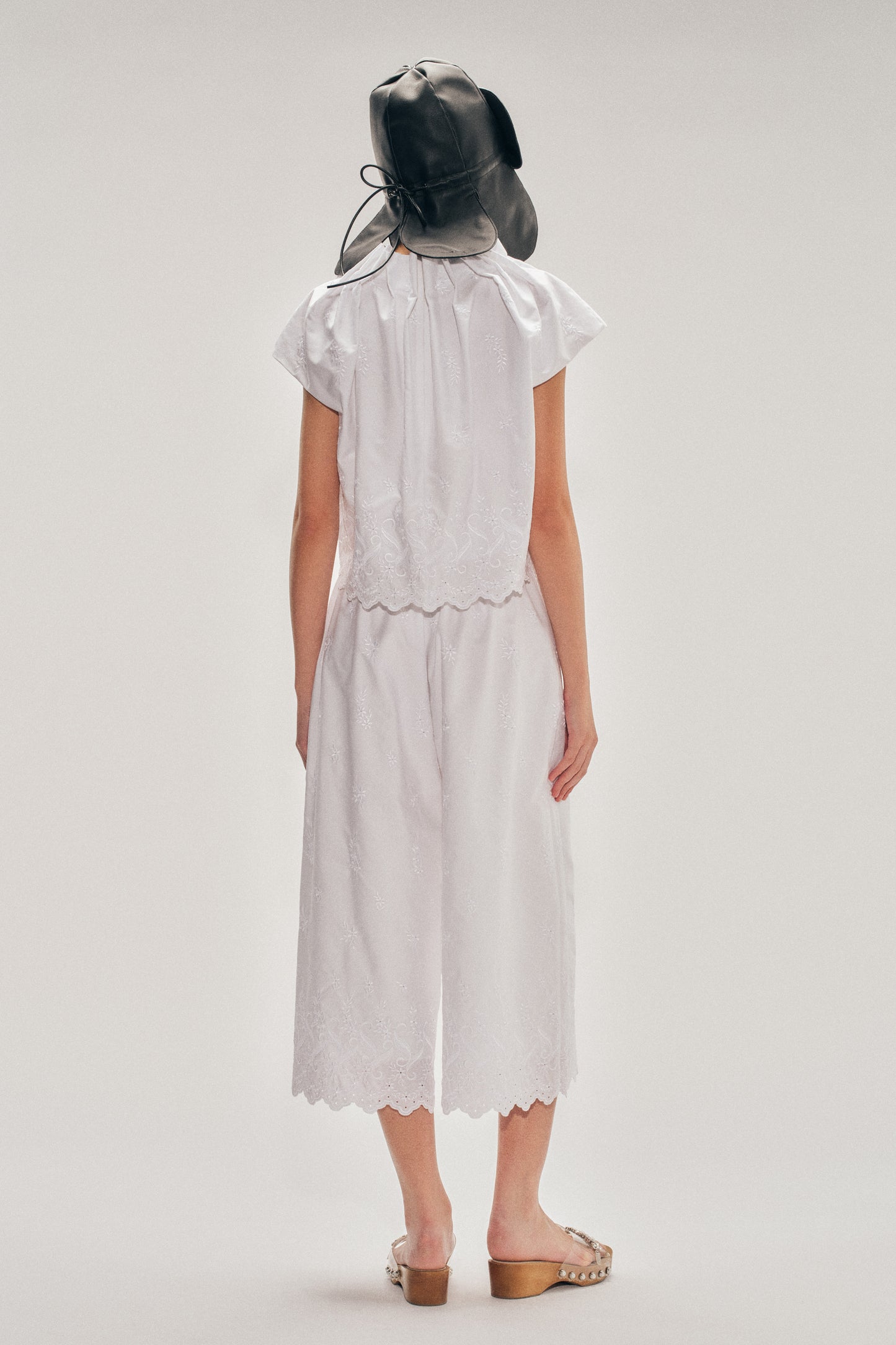 Cropped Easy Trousers