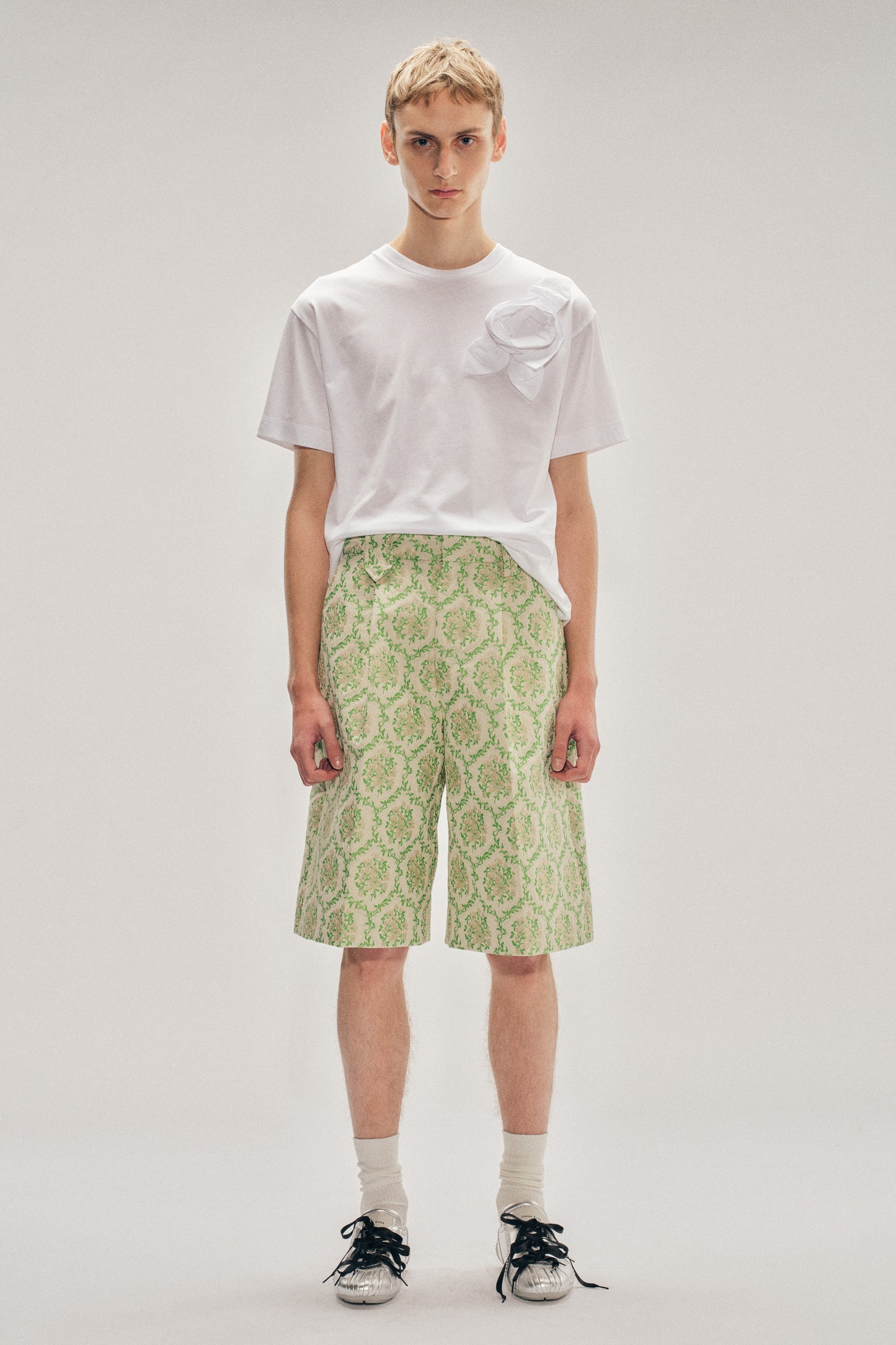 Fitted Pressed Rosette T-Shirt