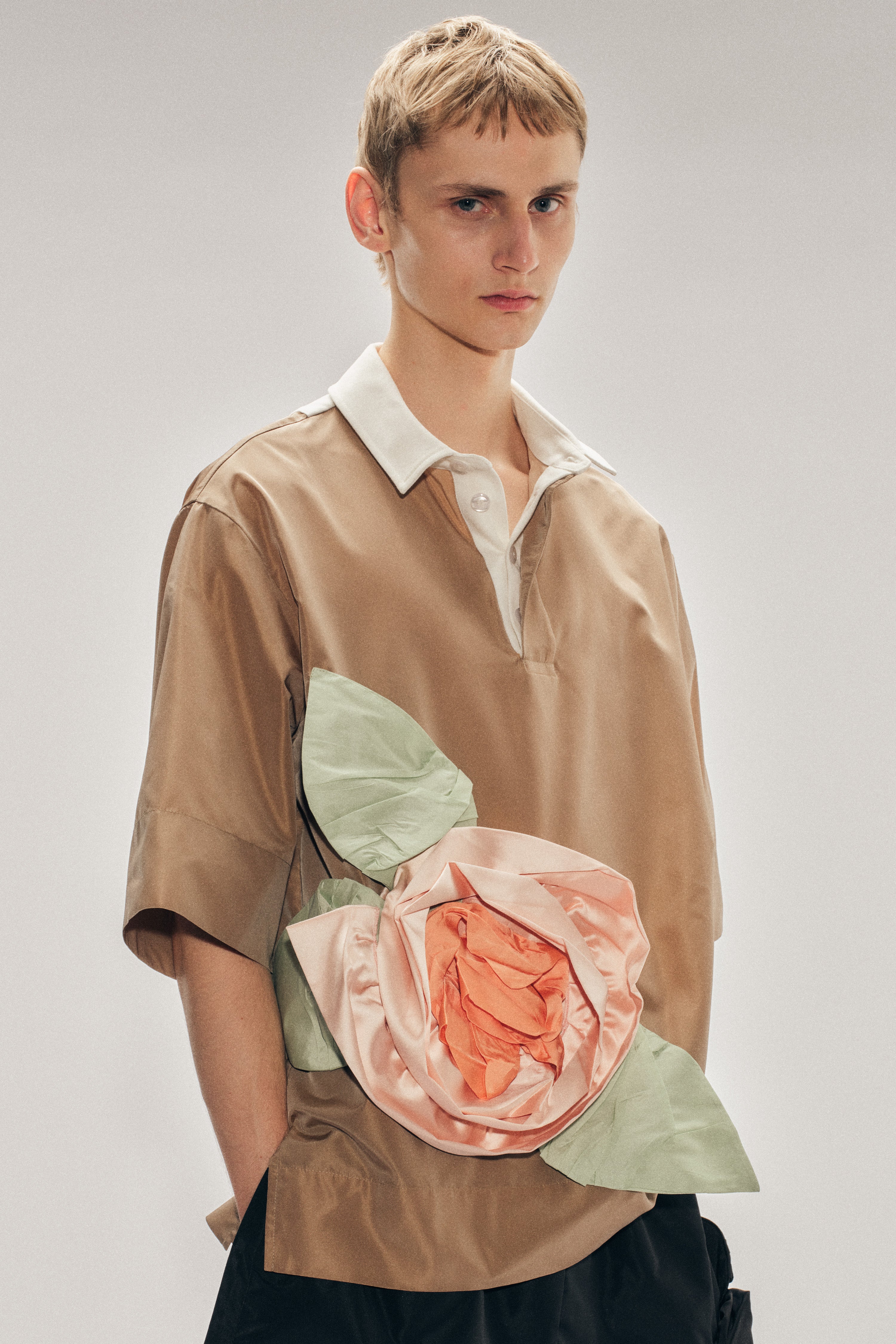 トップス simone rocha Pressed Rosette Tilted Neck Peplum Top – Simone Rocha