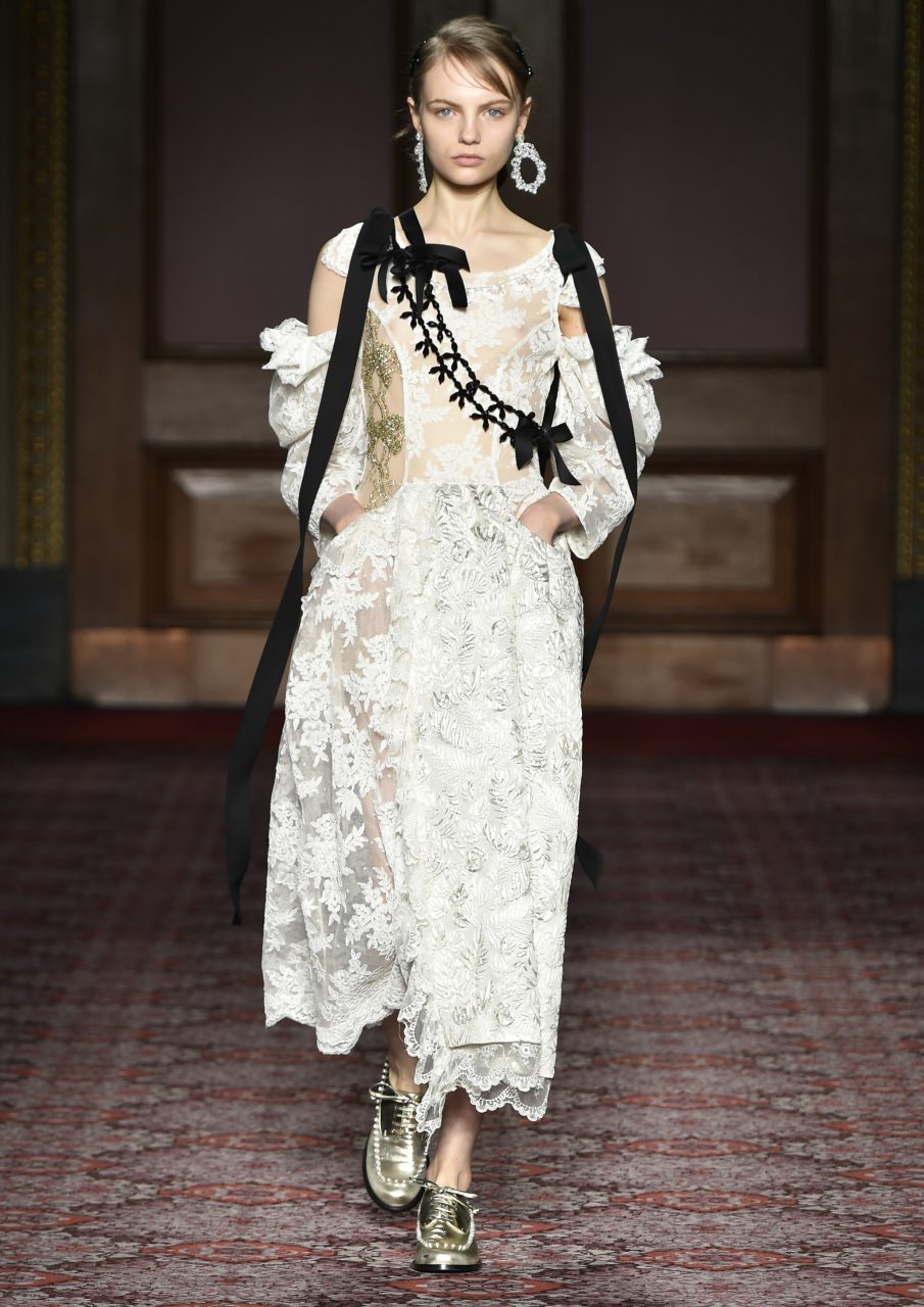 Autumn/Winter 2018 Collection Simone Rocha Autumn/Winter 2018 Collection Simone Rocha