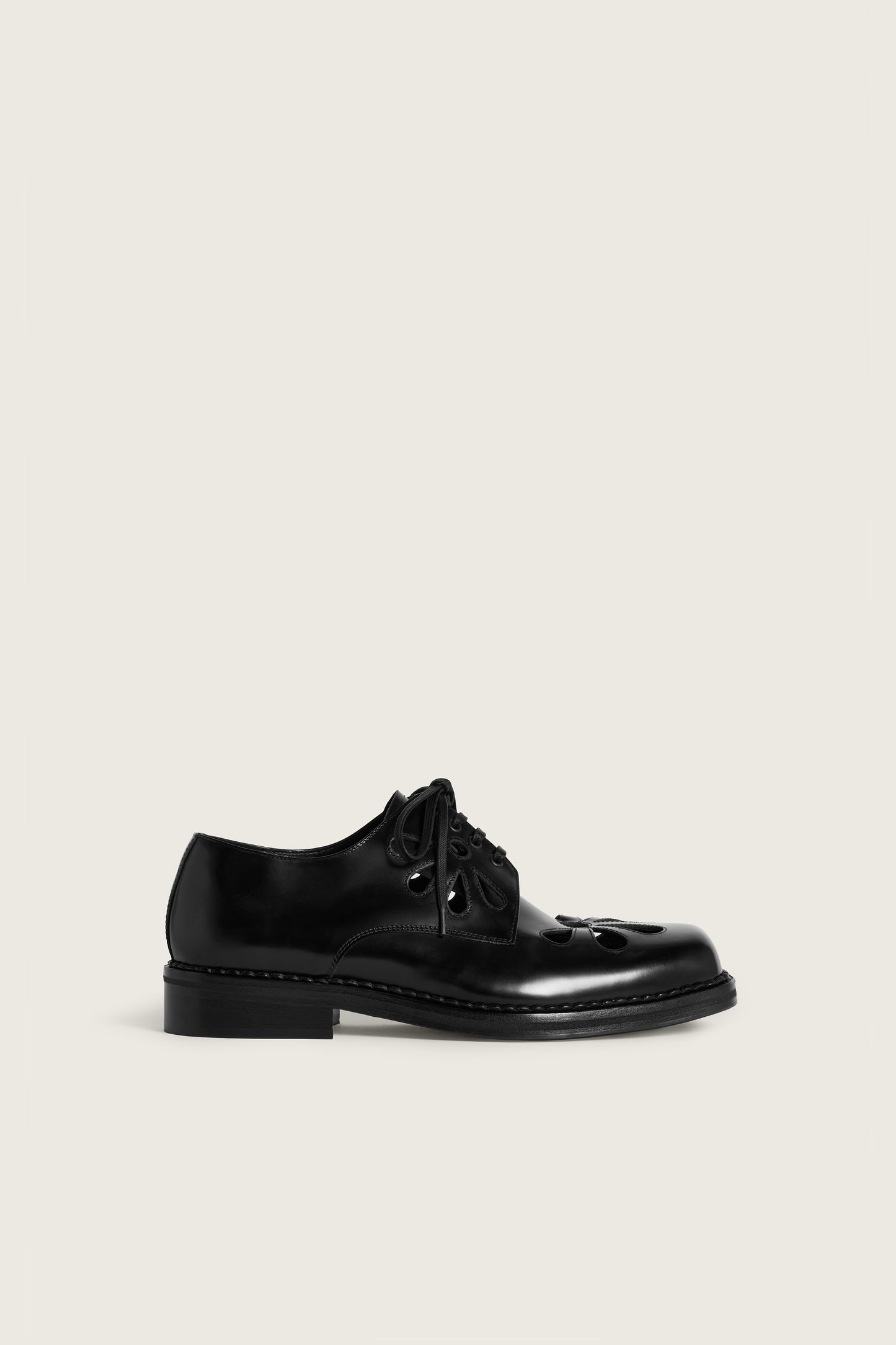 Daisy Cutout Square Toe Brogue