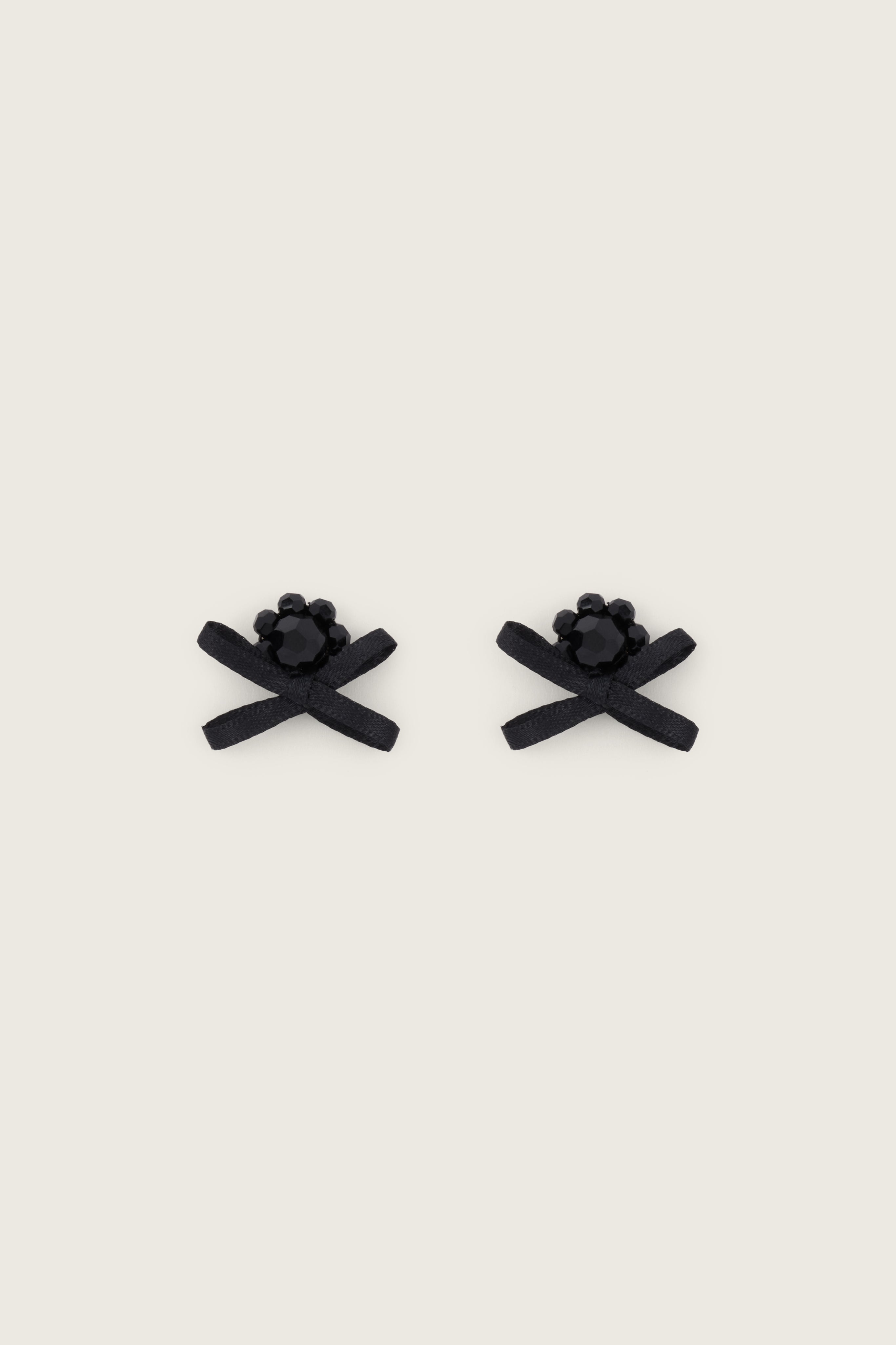 【Simone Rocha 】ダブルエンドデイジーボウ ピアス Simone Rocha: オフホワイト Double Ended Daisy Bow ピアス