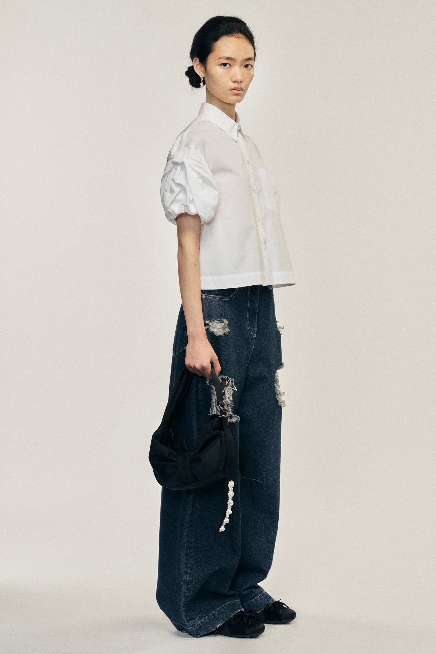 Cropped Bow Puff Sleeve Shirt