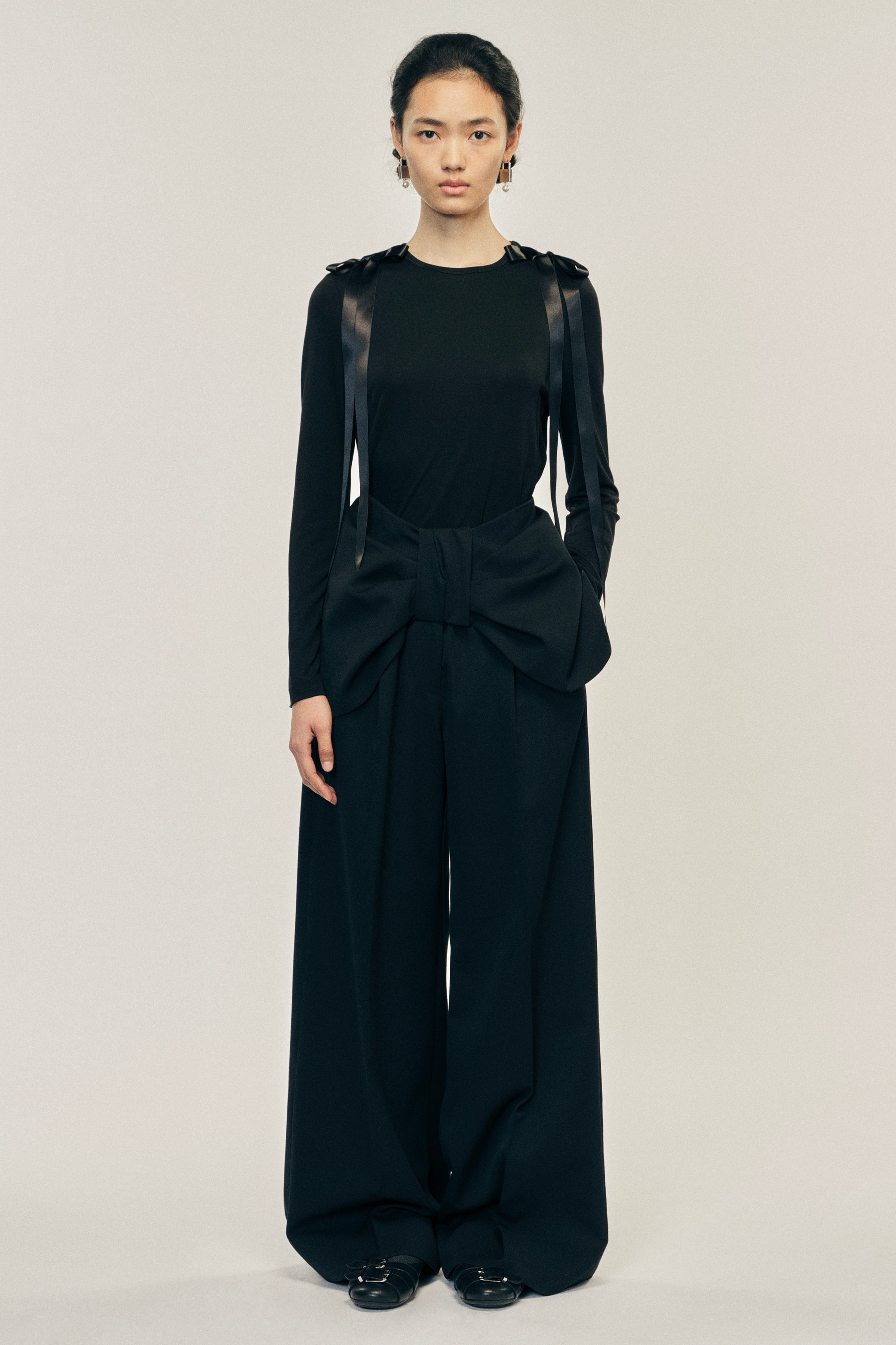 【Simone Rocha】フローラル-appliqueストレートパンツ Floral-appliqué straight pants in black - Simone Rocha